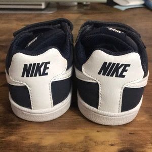 EUC Nike Court Royale